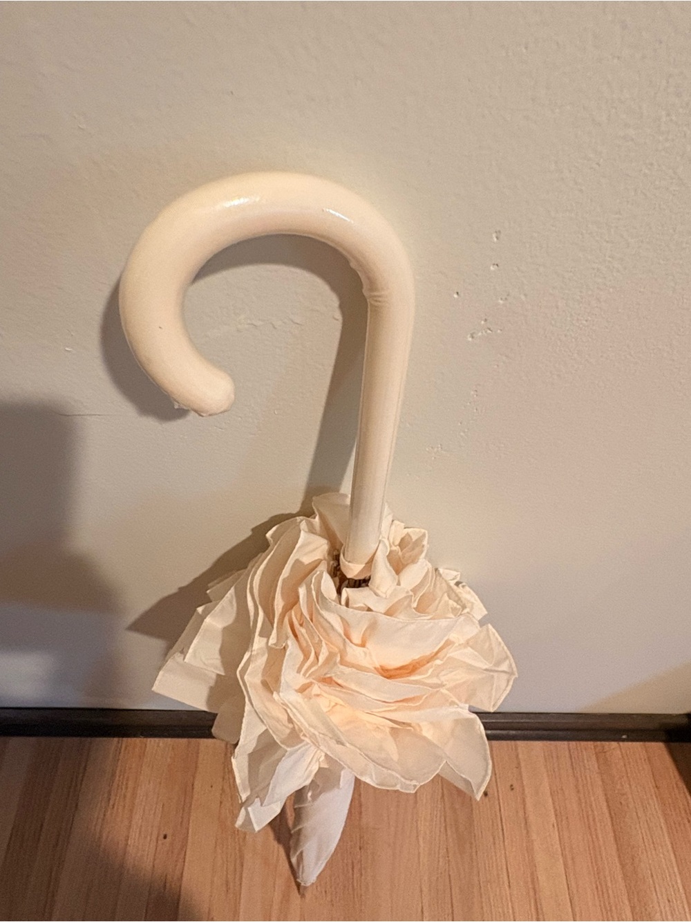 Ivory Ruffle Parasol Umbrella - Picture 5 of 5